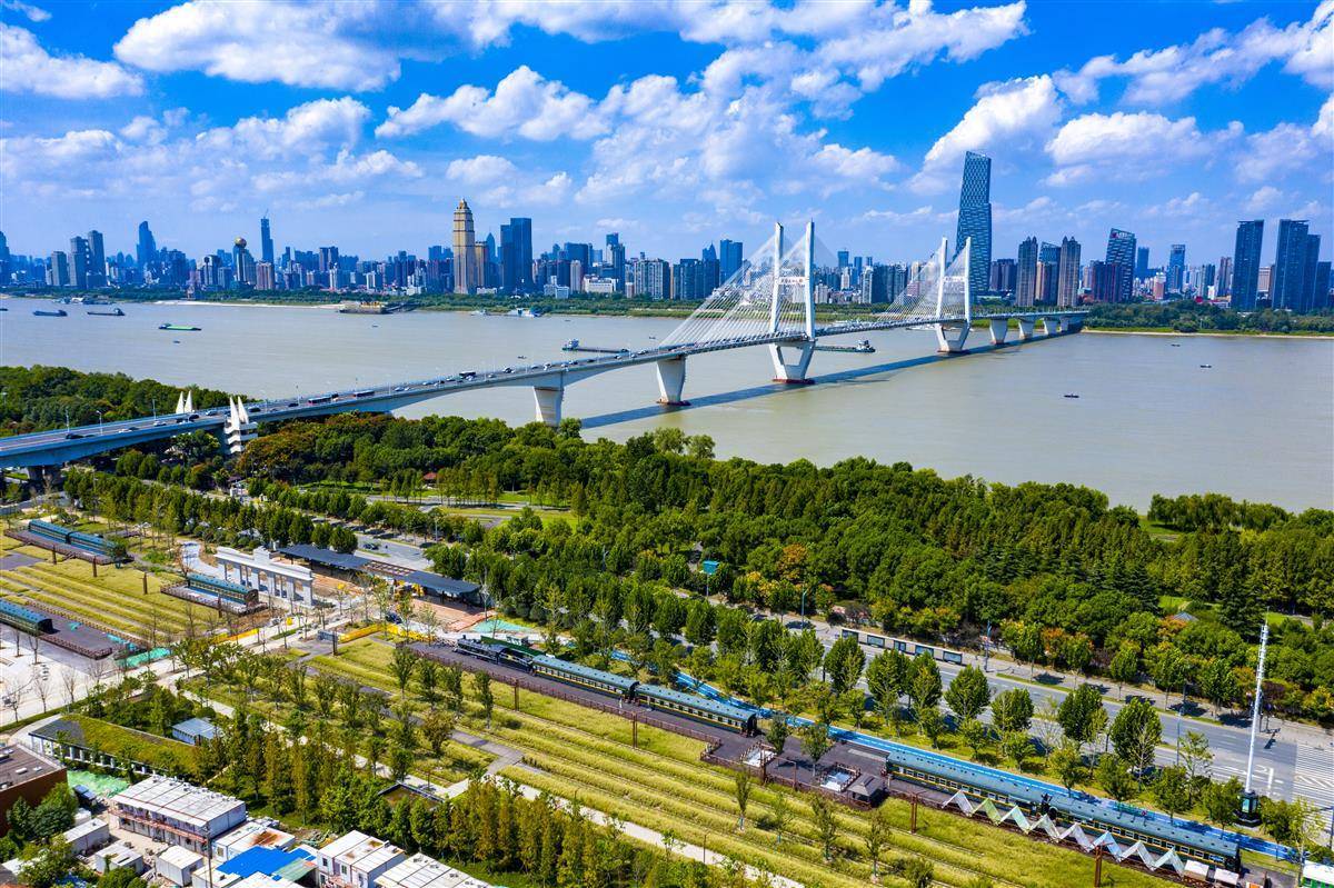 欢乐炸三张游戏下载